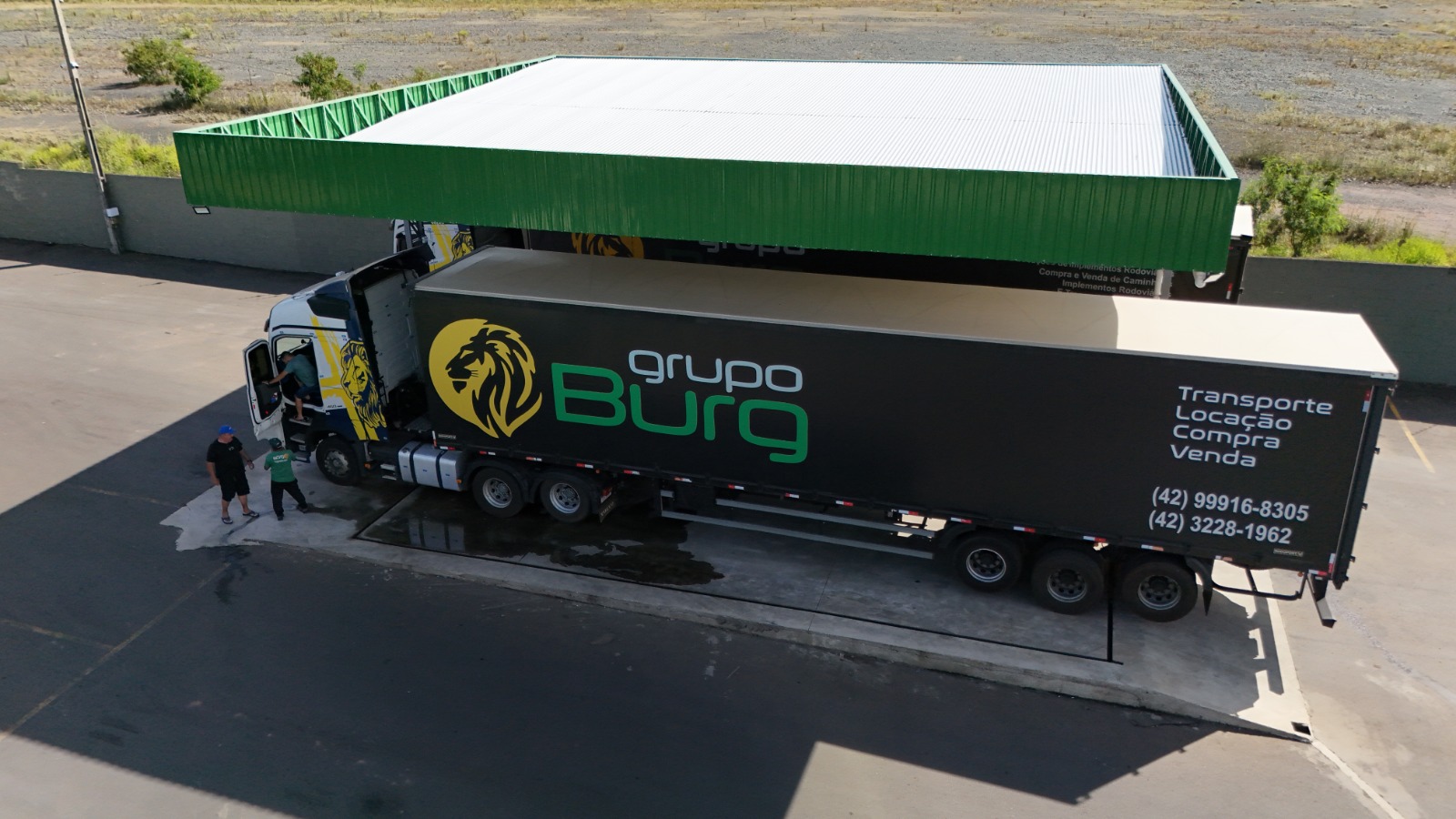 Foto do pátio de caminhões da Transburg